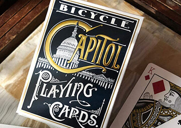 Карты Bicycle Capitol - хорошо видно золотое тиснение на коробочке