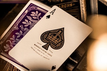 Игральные карты из колоды Monarchs Purple