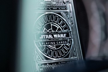 Превосходный дизайн и качество изготовления колоды  Star Wars: The Dark Side -  Silver Special Edition